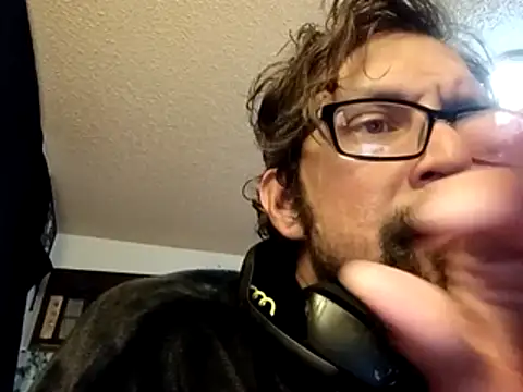 Snapshot of Johndis805 chatting on 10/28/25, 10:30 Johndis805 online show from 10/28/25, 10:30