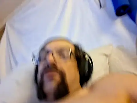 Snapshot of Johndis805 chatting on 11/20/25, 08:19 Johndis805 online show from 11/20/25, 08:19