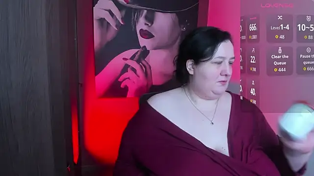 QueenOfHaze online show from 06/25/26, 12:09