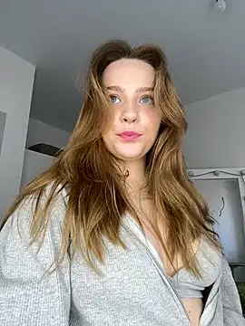 MiaM00N online show from 03/11/25, 11:01