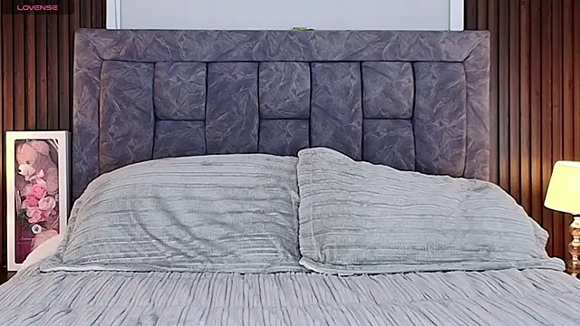 MeganCrow online show from 04/15/26, 04:58