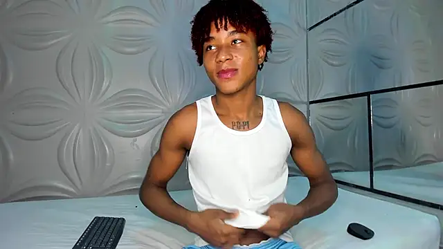 Snapshot of JackBBC18 chatting on 02/06/25, 11:43 JackBBC18 online show from 02/06/25, 11:43