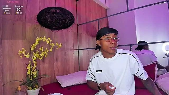 Snapshot of JackBBC18 chatting on 09/25/25, 02:21 JackBBC18 online show from 09/25/25, 02:21