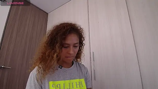 Zoedaniels online show from 01/30/25, 02:47