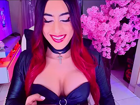 Snapshot of latexgoddes chatting on 11/19/25, 10:10 latexgoddes online show from 11/19/25, 10:10