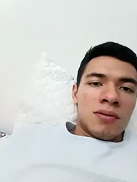 andresiito203 online show from 10/29/25, 04:48