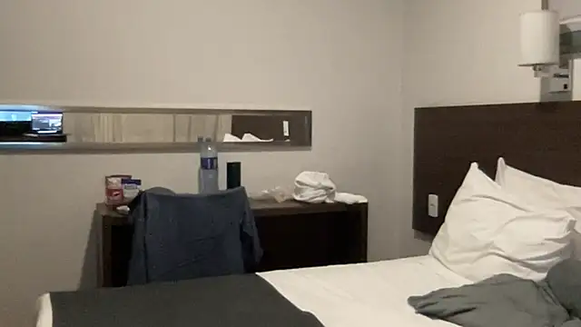 Taurino gostoso online show from 09/15/25, 10:43