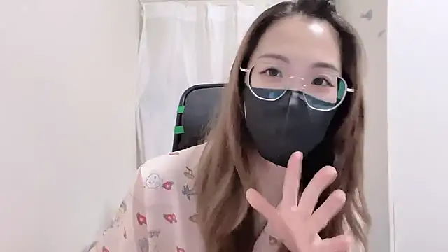 Chu1314 online show from 10/17/25, 03:36