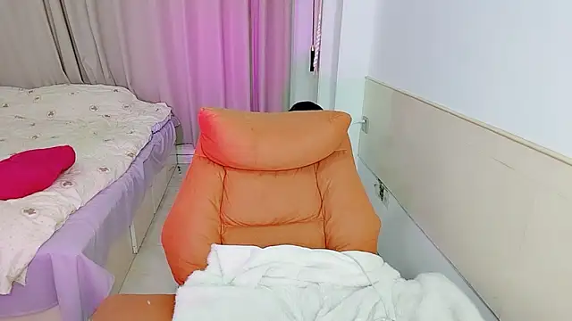 Song 99 online show from 10/14/25, 02:07