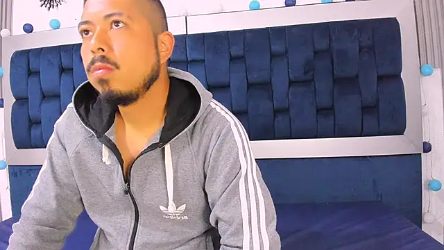 Snapshot of korvus_17 chatting on 01/24/25, 12:31 korvus 17 online show from 01/24/25, 12:31