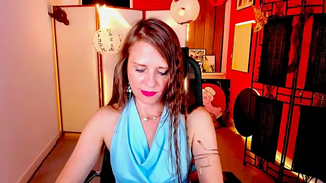 Snapshot of EmiliaBedy chatting on 06/08/26, 09:09 EmiliaBedy online show from 06/08/26, 09:09