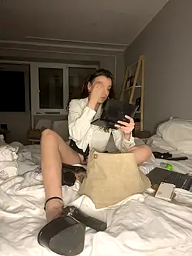 bunnythetailor online show from 11/03/25, 11:37