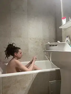 bunnythetailor online show from 04/19/26, 08:11