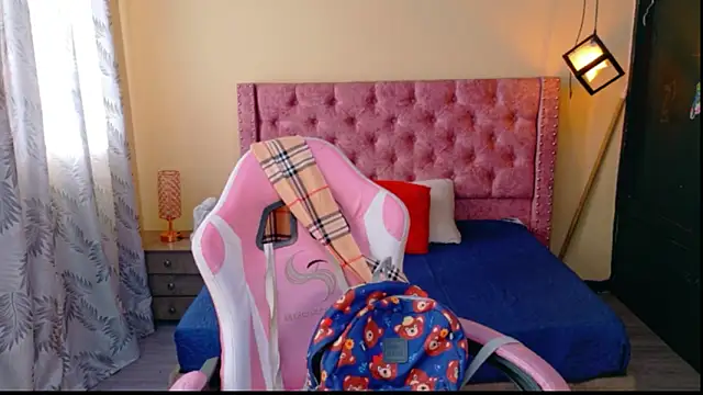 Snapshot of Sofii_cutee chatting on 01/17/26, 12:54 Sofii cutee online show from 01/17/26, 12:54