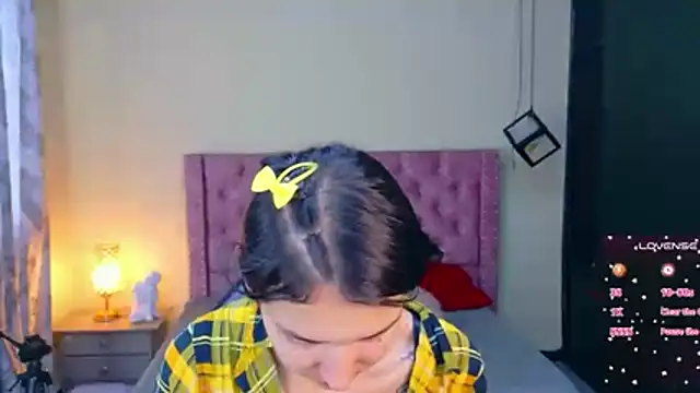 Snapshot of Sofii_cutee chatting on 02/12/26, 01:06 Sofii cutee online show from 02/12/26, 01:06