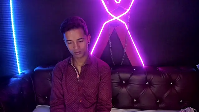 Nikki and Mayk online show from 11/28/25, 02:36