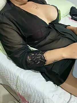 Snapshot of Alicia_BR chatting on 03/21/25, 03:55 Alicia BR online show from 03/21/25, 03:55