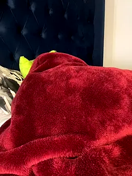 Snapshot of Boneca25 chatting on 10/18/25, 06:37 Boneca25 online show from 10/18/25, 06:37