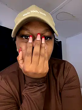 Snapshot of Boneca25 chatting on 10/19/25, 06:14 Boneca25 online show from 10/19/25, 06:14