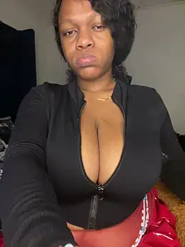 Snapshot of Boneca25 chatting on 10/25/25, 09:42 Boneca25 online show from 10/25/25, 09:42