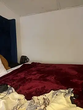 Snapshot of Boneca25 chatting on 11/08/25, 05:51 Boneca25 online show from 11/08/25, 05:51