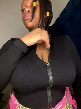 Snapshot of Boneca25 chatting on 01/13/26, 06:46 Boneca25 online show from 01/13/26, 06:46