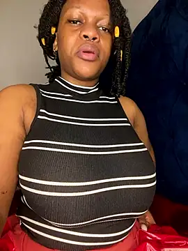 Snapshot of Boneca25 chatting on 01/14/26, 11:05 Boneca25 online show from 01/14/26, 11:05