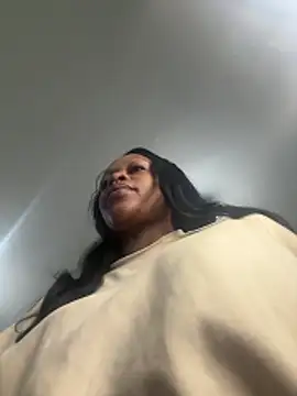 Snapshot of Boneca25 chatting on 06/03/26, 04:01 Boneca25 online show from 06/03/26, 04:01