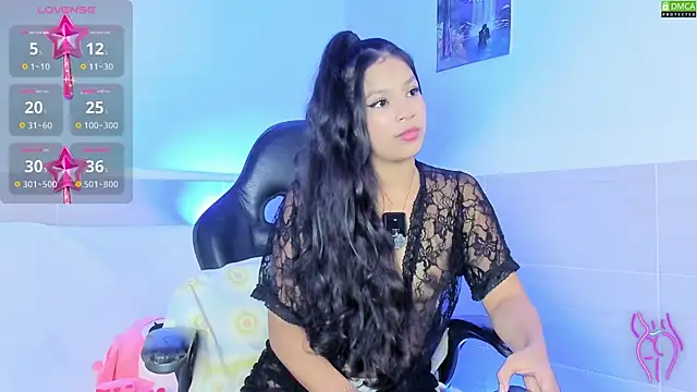 Ximena  1 online show from 09/23/25, 04:59