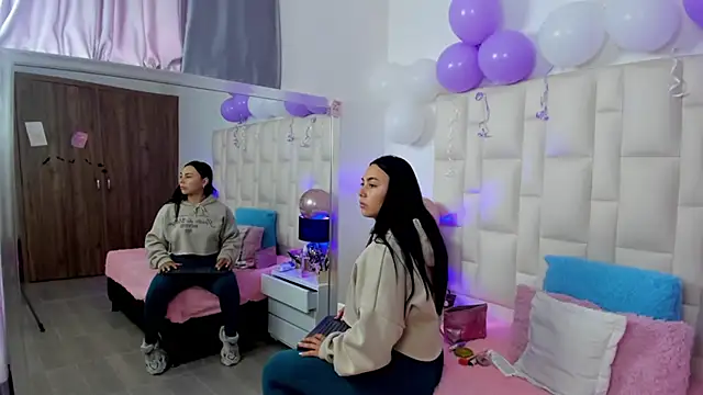 Ariana rouse online show from 11/07/25, 03:56