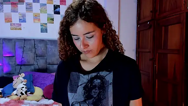 Isangel  online show from 04/17/26, 04:04