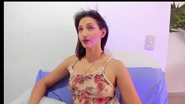 Snapshot of vicky__skinny_1 chatting on 03/09/25, 03:27 vicky skinny 1 online show from 03/09/25, 03:27