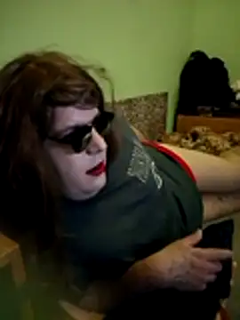 Adrianka online show from 10/28/25, 10:56