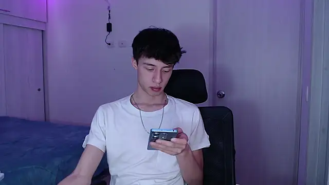 Juanmres online show from 04/13/26, 02:11