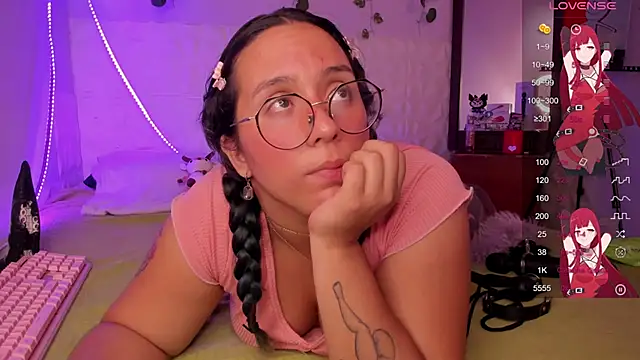 Snapshot of Ludovica6669 chatting on 02/28/25, 08:39 Ludovica6669 online show from 02/28/25, 08:39