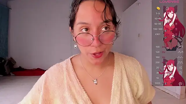 Snapshot of Ludovica6669 chatting on 03/04/25, 03:04 Ludovica6669 online show from 03/04/25, 03:04