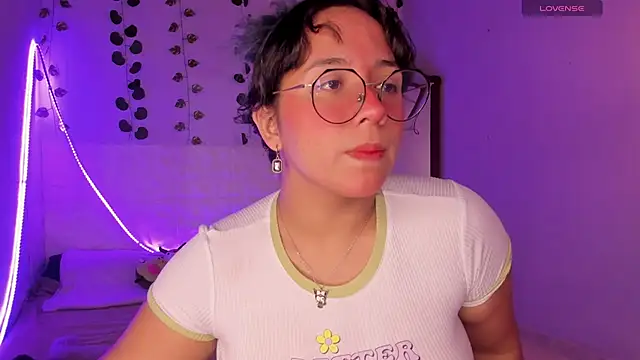 Snapshot of Ludovica6669 chatting on 03/06/25, 10:26 Ludovica6669 online show from 03/06/25, 10:26