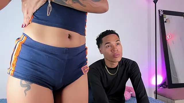 Snapshot of viankaa_miller chatting on 10/17/25, 04:09 viankaa miller online show from 10/17/25, 04:09