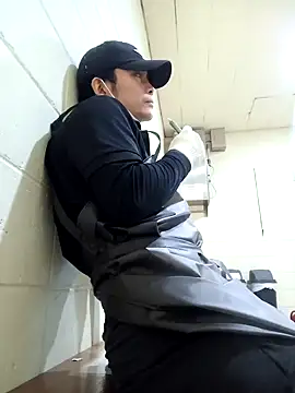 Snapshot of Doh728 chatting on 01/24/25, 01:47 Doh728 online show from 01/24/25, 01:47