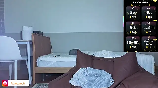 Snapshot of Doh728 chatting on 09/26/25, 12:09 Doh728 online show from 09/26/25, 12:09