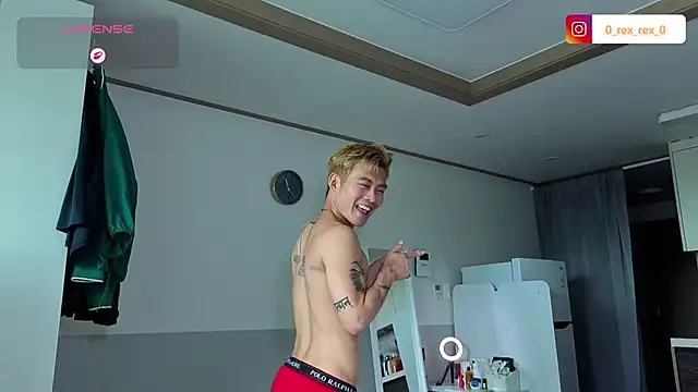 Snapshot of Doh728 chatting on 10/21/25, 02:23 Doh728 online show from 10/21/25, 02:23