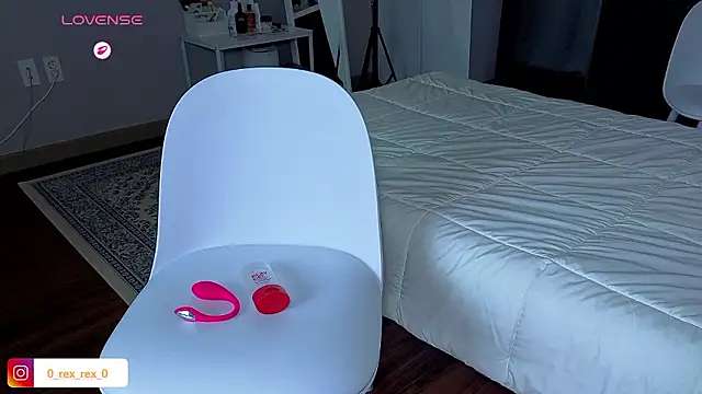 Snapshot of Doh728 chatting on 11/24/25, 12:10 Doh728 online show from 11/24/25, 12:10