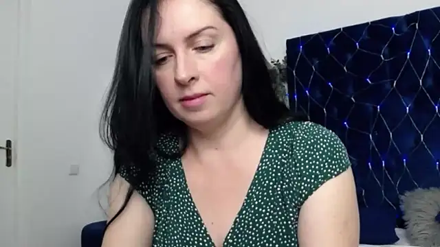 JacquelineElle online show from 02/03/25, 06:39