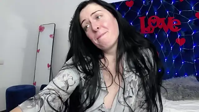 JacquelineElle online show from 02/15/25, 09:37