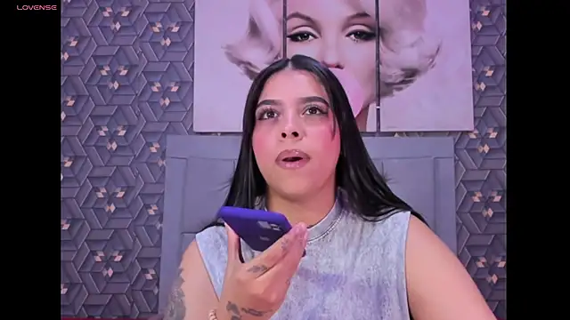 Snapshot of Emily_rivera78 chatting on 04/22/26, 03:53 Emily rivera78 online show from 04/22/26, 03:53