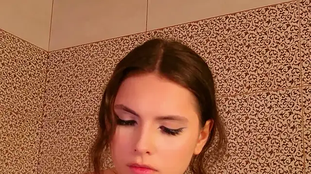 GIGI DAV online show from 10/16/25, 09:54