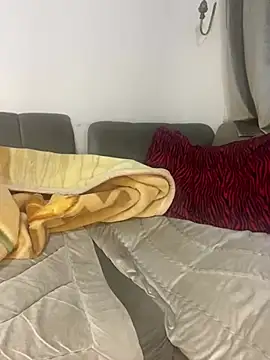 Snapshot of A-mal5 chatting on 03/08/25, 08:57 A-mal5 online show from 03/08/25, 08:57