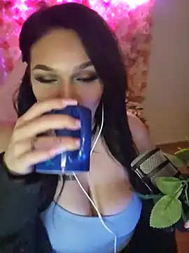 Snapshot of Jinyxx3 chatting on 01/27/25, 04:09 Jinyxx3 online show from 01/27/25, 04:09