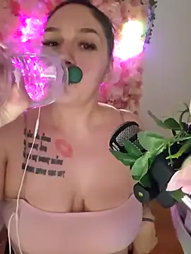 Snapshot of Jinyxx3 chatting on 03/10/25, 11:42 Jinyxx3 online show from 03/10/25, 11:42