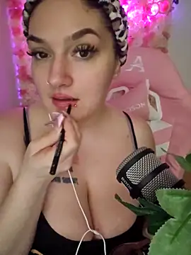 Snapshot of Jinyxx3 chatting on 03/20/25, 11:05 Jinyxx3 online show from 03/20/25, 11:05